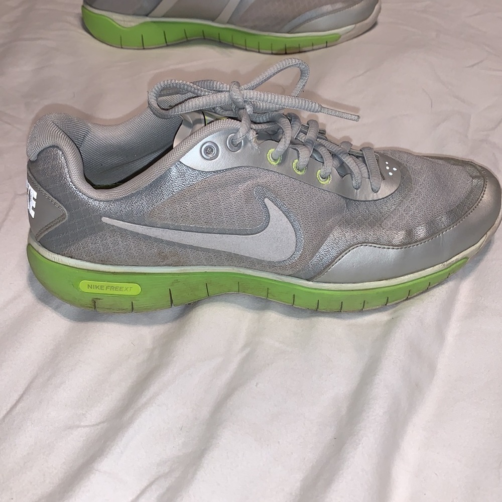 Grey Nike running Shoes - Picture 4 of 6